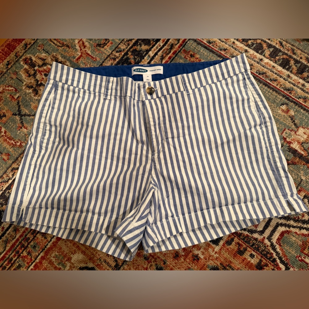 Old Navy Womens blue white stripe everyday Shorts Size 16
